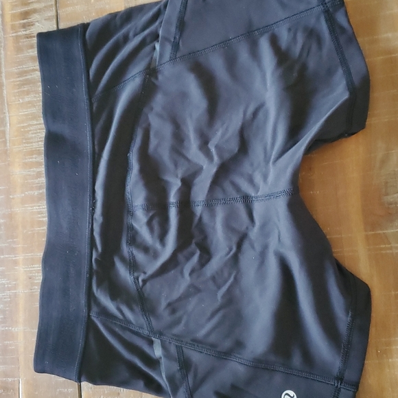 Lululemon shorts - Picture 5 of 7